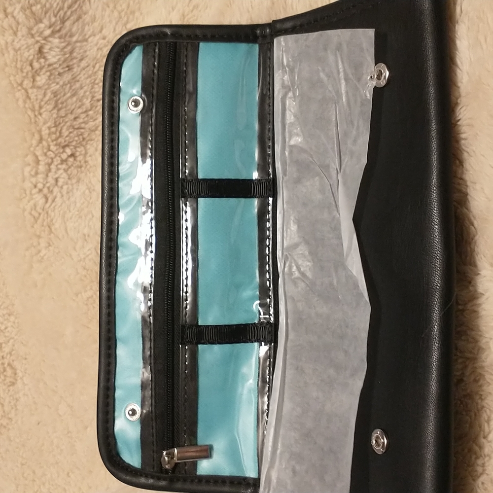 Origami Owl jewelry travel - Picture 2 of 3